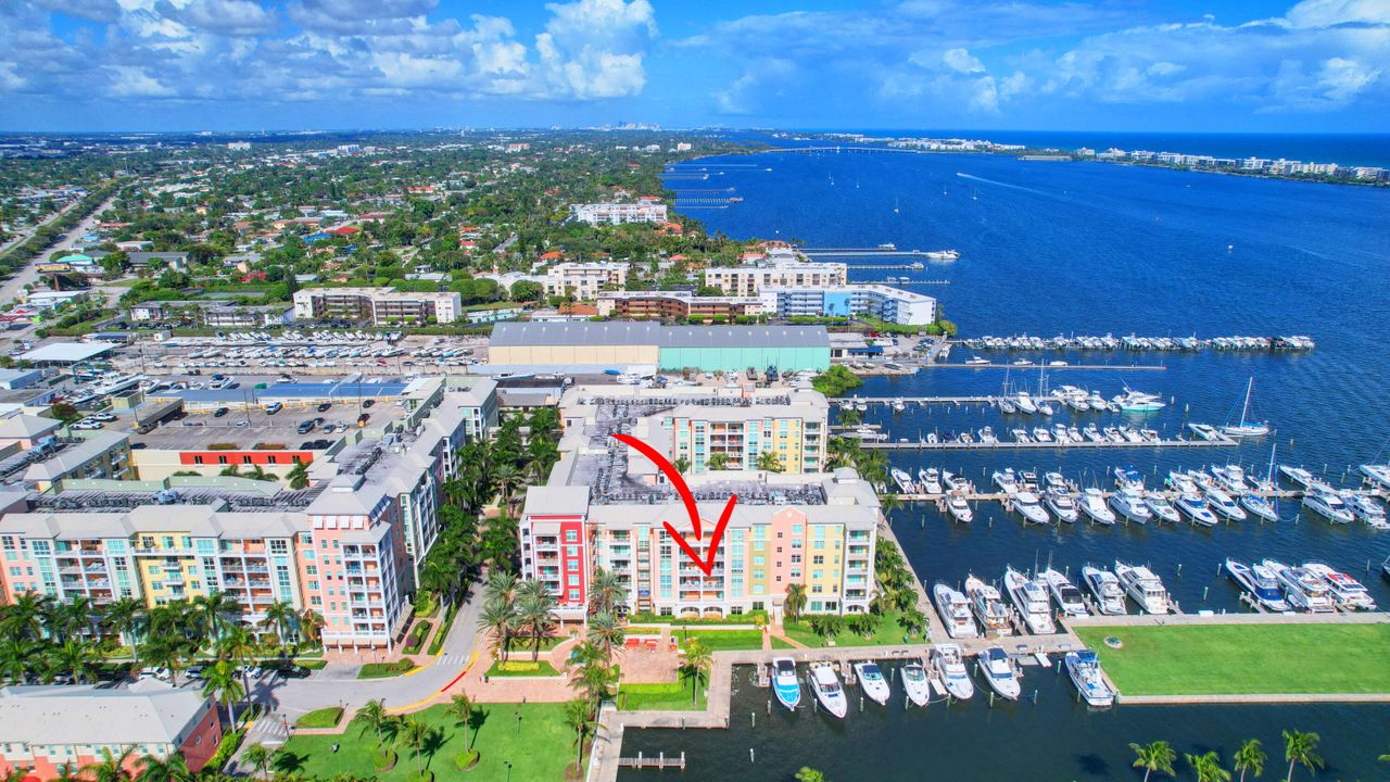 Recently Sold: $399,000 (2 beds, 2 baths, 1265 Square Feet)