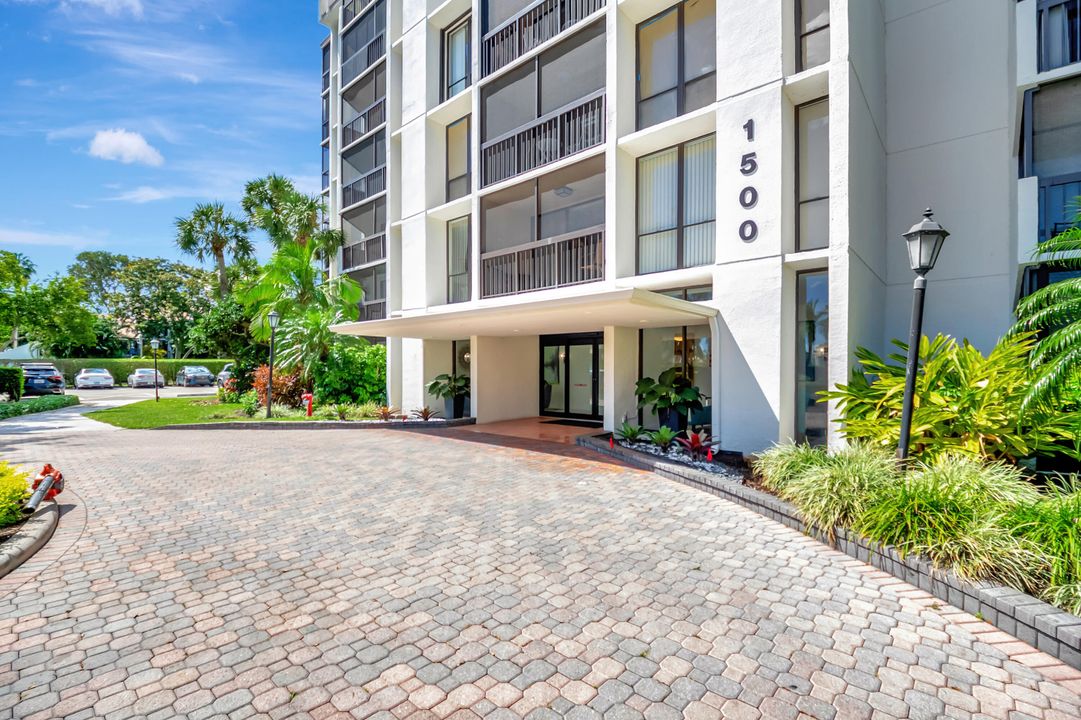 For Sale: $269,000 (2 beds, 2 baths, 1050 Square Feet)