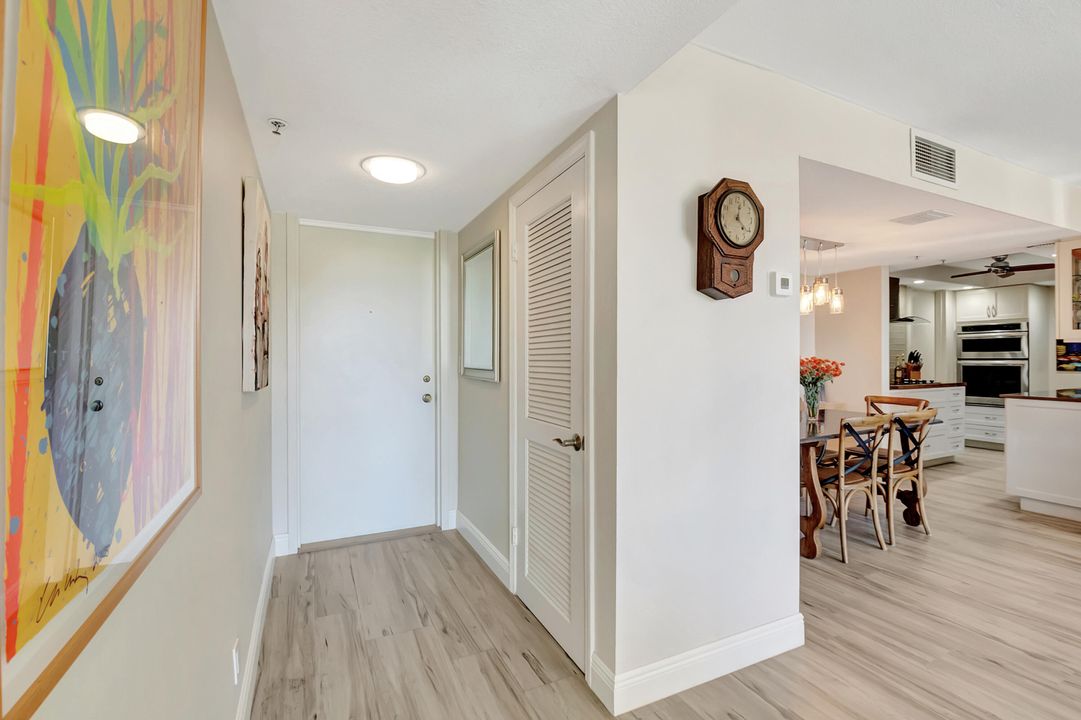 For Sale: $269,000 (2 beds, 2 baths, 1050 Square Feet)