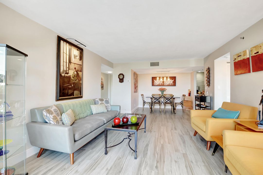 For Sale: $269,000 (2 beds, 2 baths, 1050 Square Feet)