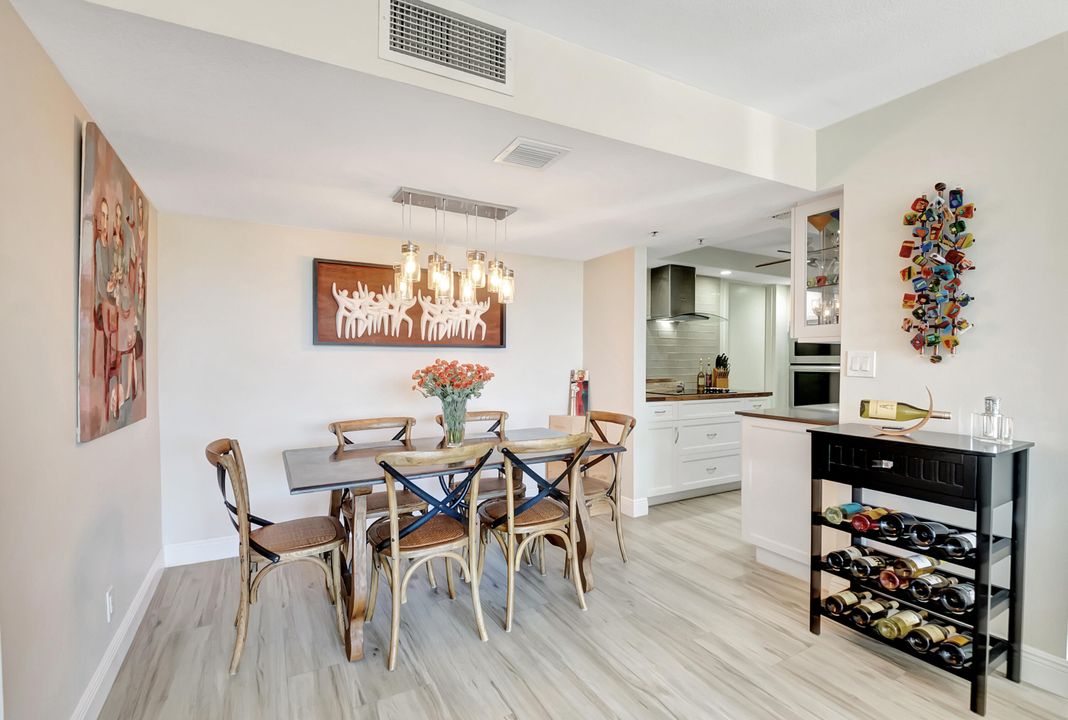 For Sale: $269,000 (2 beds, 2 baths, 1050 Square Feet)