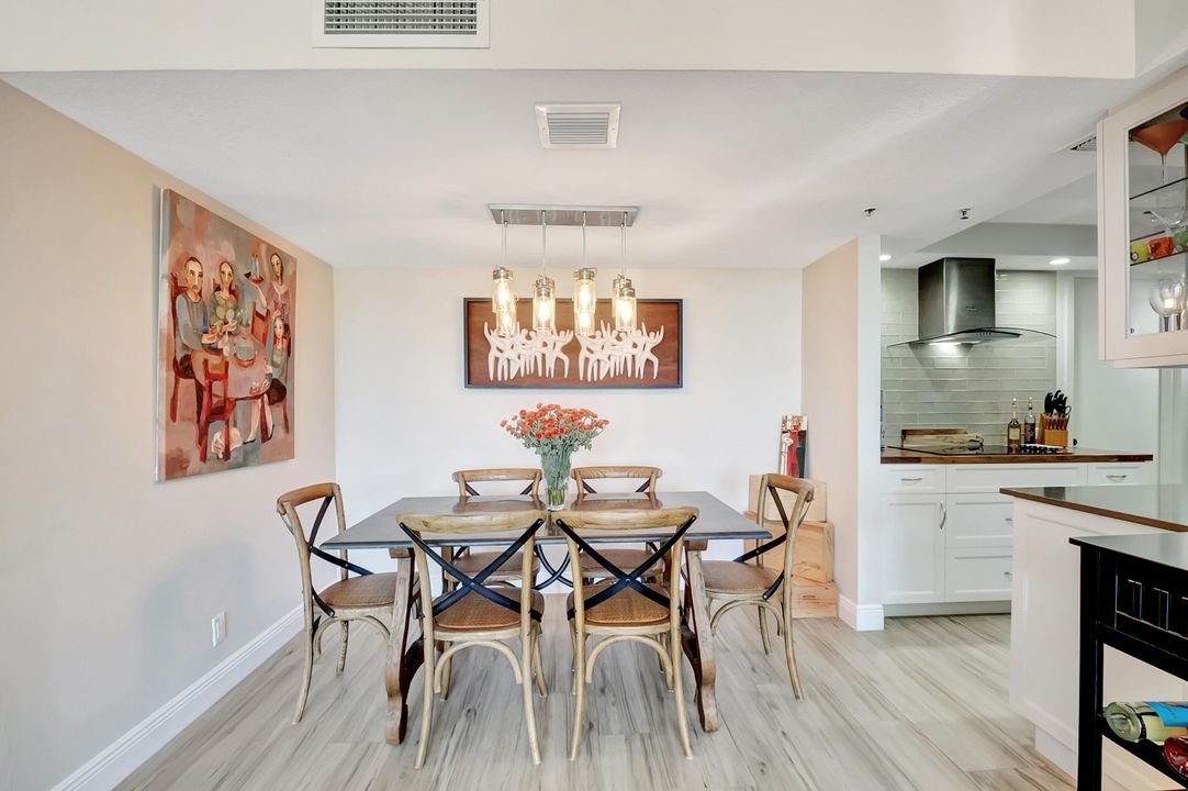 For Sale: $269,000 (2 beds, 2 baths, 1050 Square Feet)