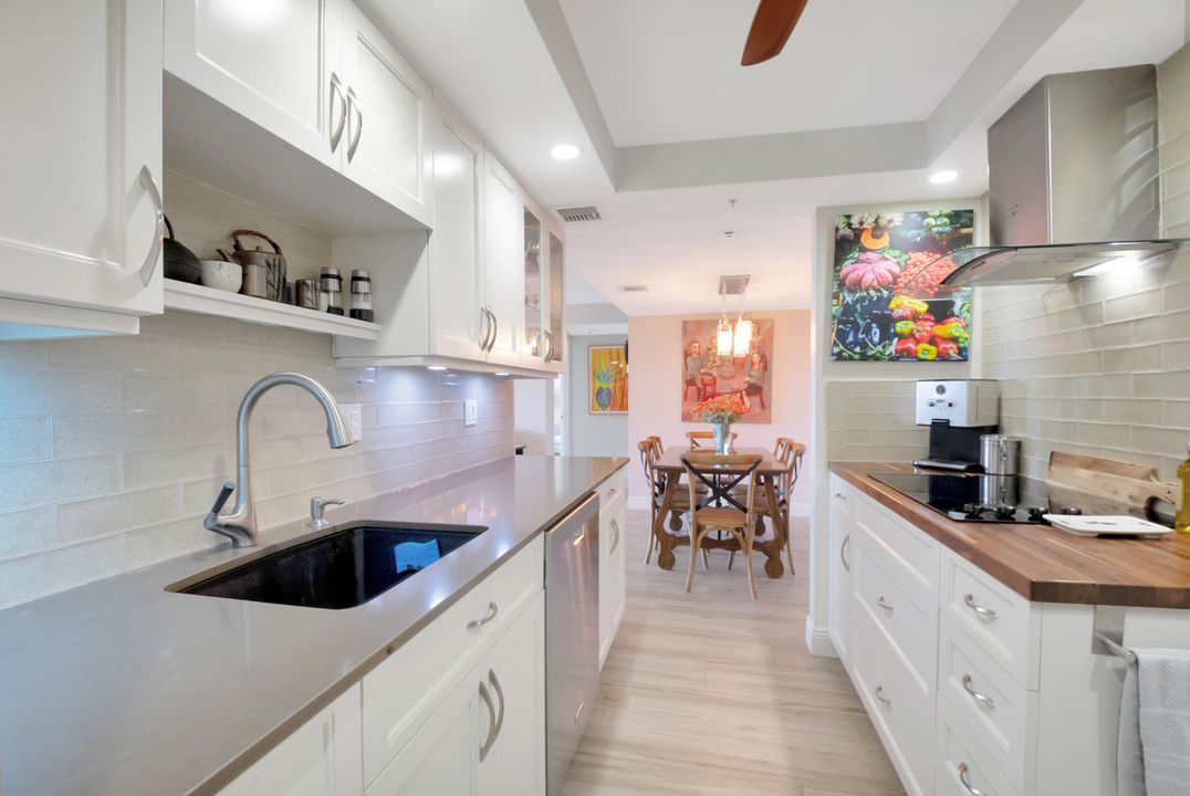 For Sale: $269,000 (2 beds, 2 baths, 1050 Square Feet)