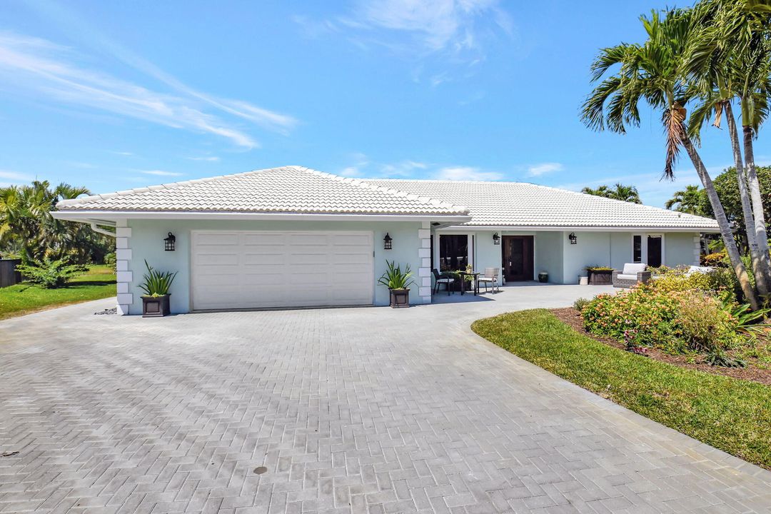 For Sale: $1,750,000 (4 beds, 3 baths, 2884 Square Feet)