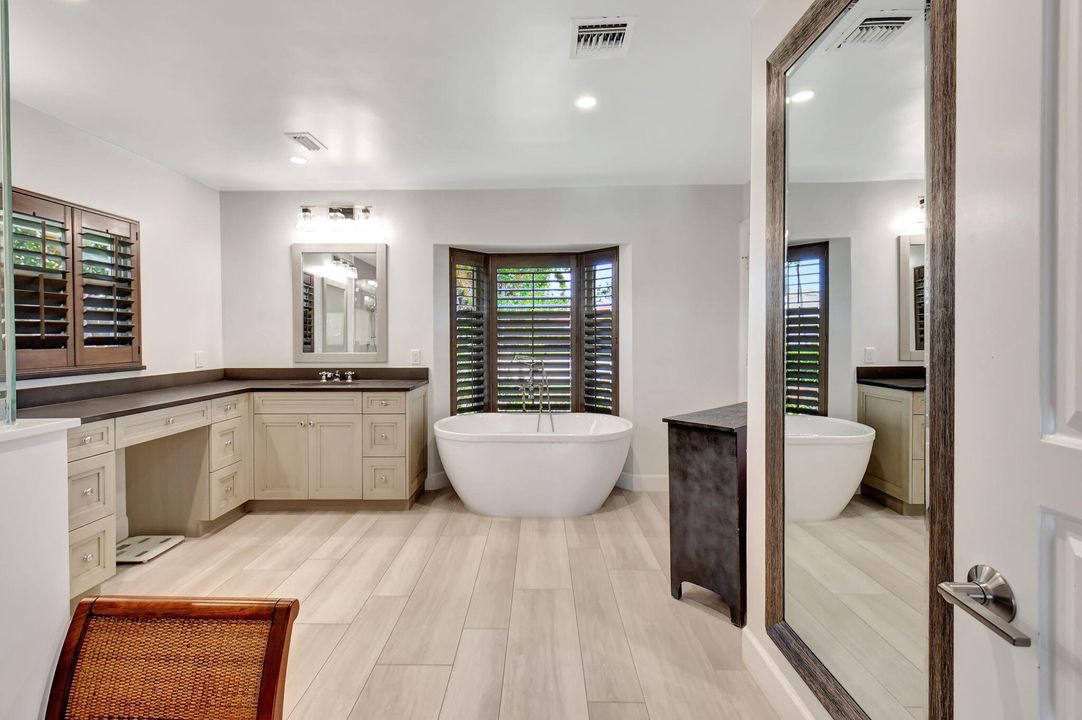 For Sale: $1,750,000 (4 beds, 3 baths, 2884 Square Feet)