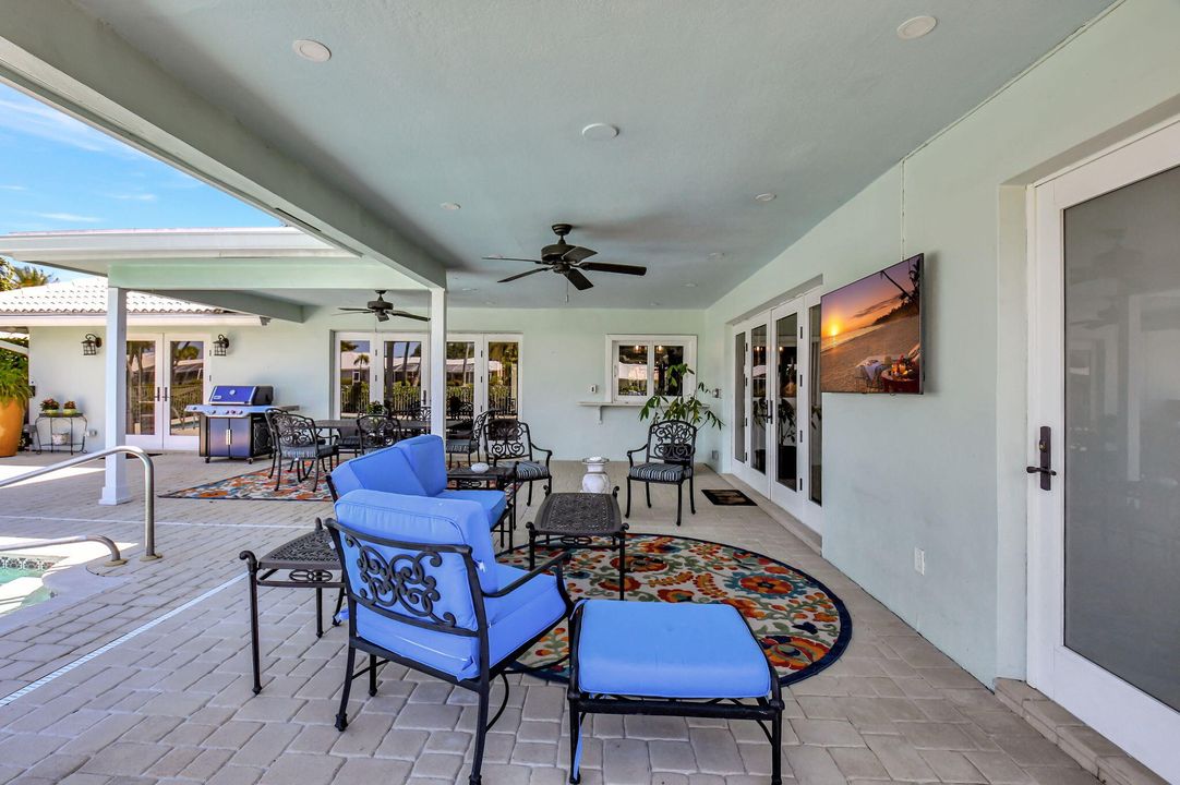 For Sale: $1,750,000 (4 beds, 3 baths, 2884 Square Feet)