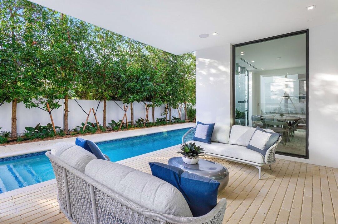 Active With Contract: $4,550,000 (4 beds, 4 baths, 4586 Square Feet)