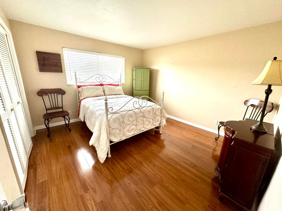 Activo con contrato: $248,000 (2 camas, 2 baños, 886 Pies cuadrados)