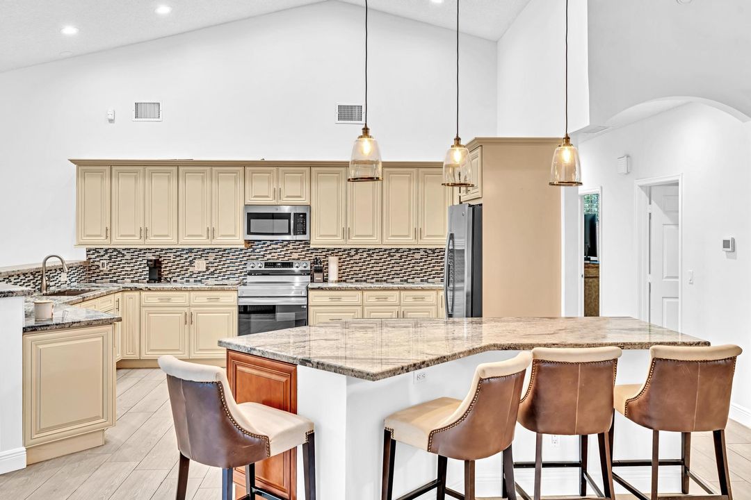 Active With Contract: $12,000 (3 beds, 3 baths, 2330 Square Feet)