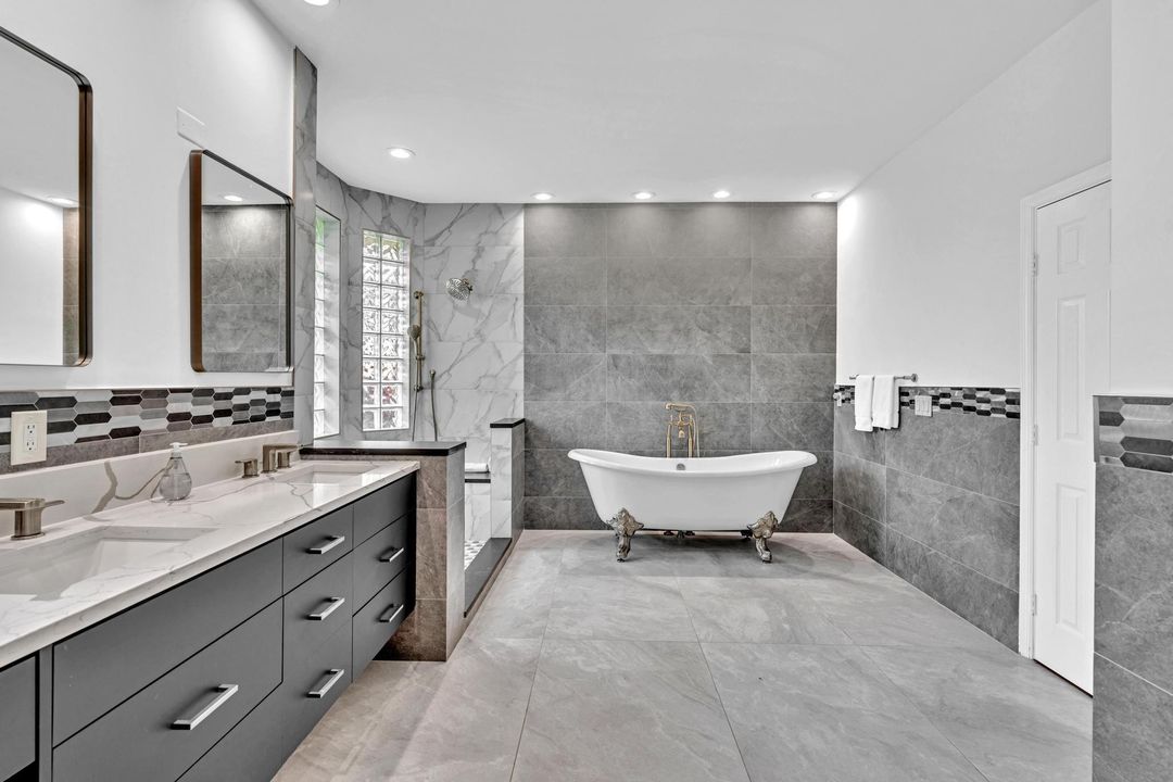 Active With Contract: $12,000 (3 beds, 3 baths, 2330 Square Feet)