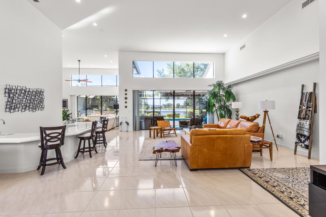 合同活跃: $1,299,000 (4 贝兹, 3 浴室, 3416 平方英尺)