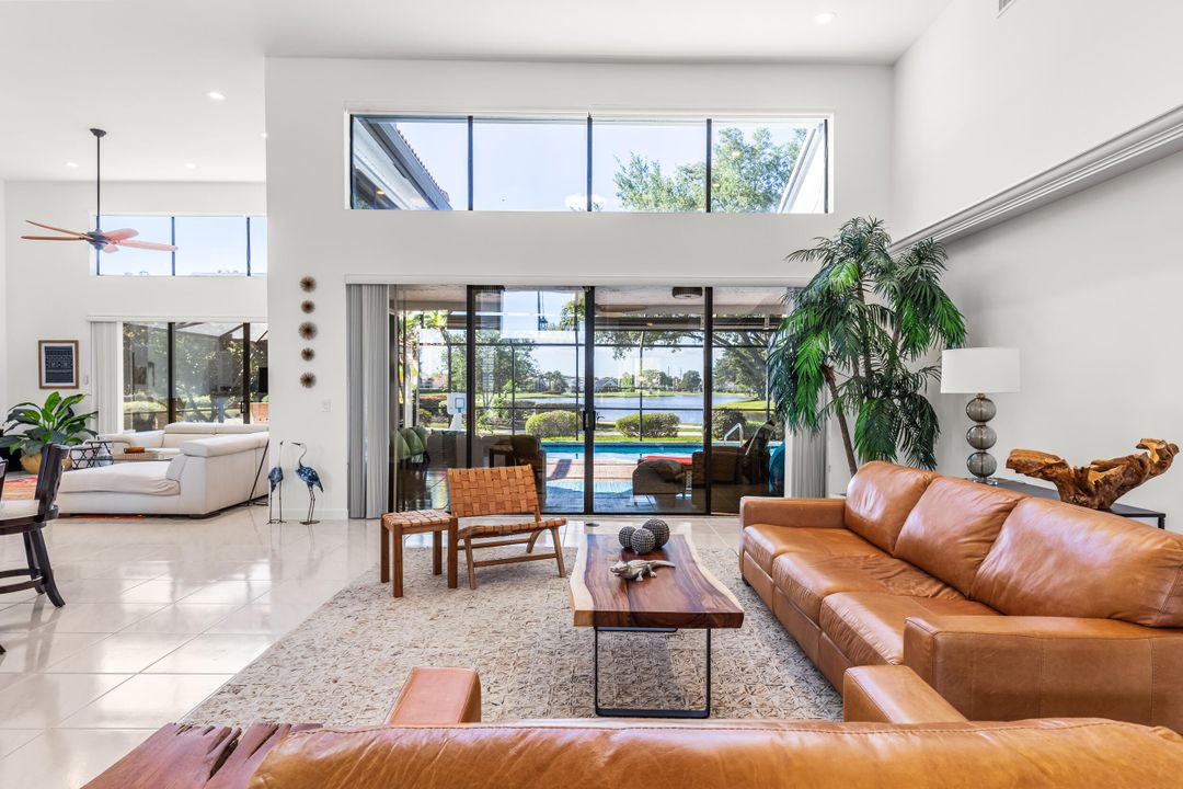 合同活跃: $1,299,000 (4 贝兹, 3 浴室, 3416 平方英尺)