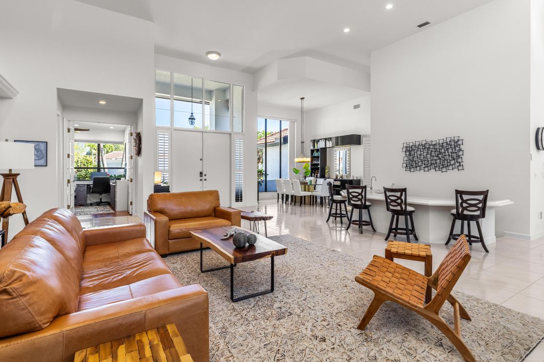 合同活跃: $1,299,000 (4 贝兹, 3 浴室, 3416 平方英尺)