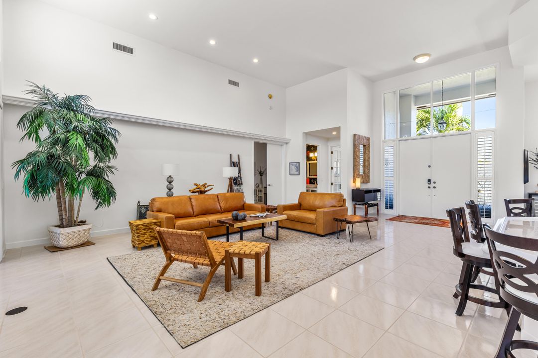 合同活跃: $1,299,000 (4 贝兹, 3 浴室, 3416 平方英尺)