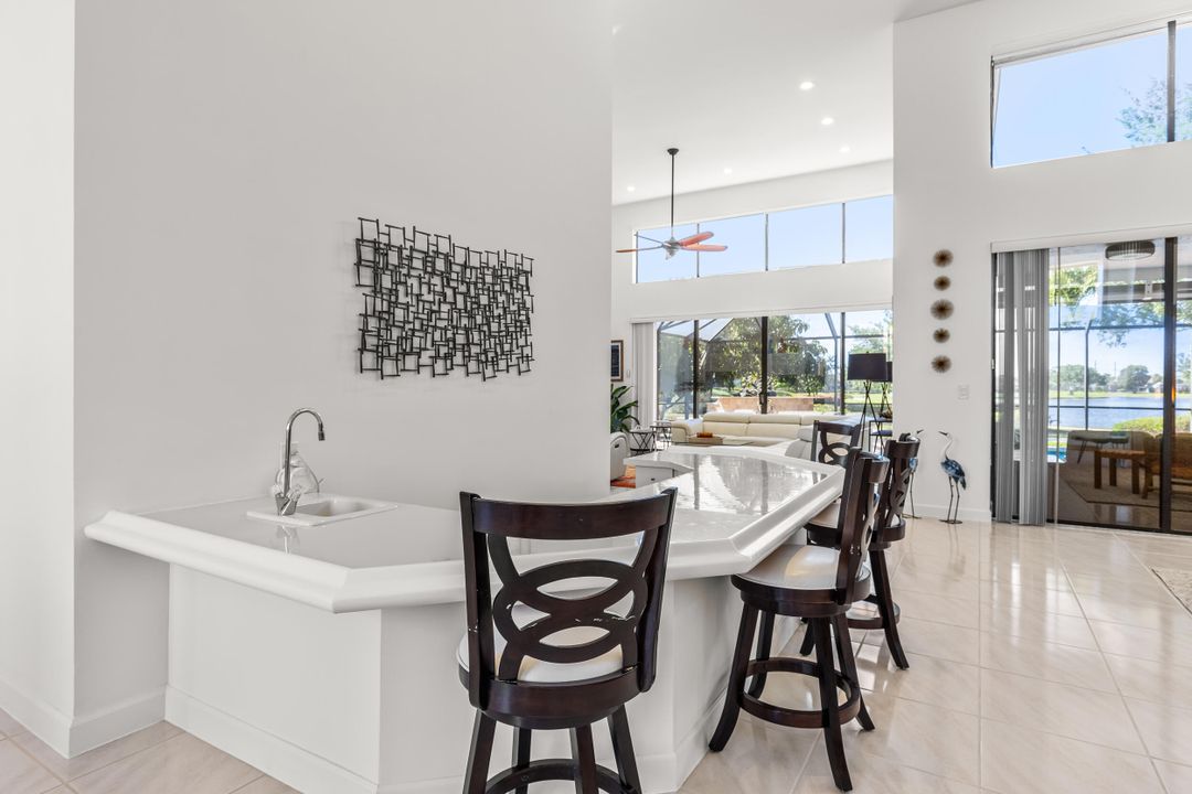 合同活跃: $1,299,000 (4 贝兹, 3 浴室, 3416 平方英尺)