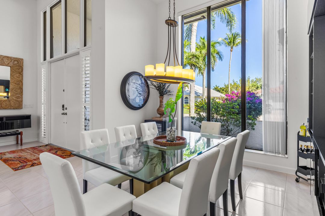 合同活跃: $1,299,000 (4 贝兹, 3 浴室, 3416 平方英尺)