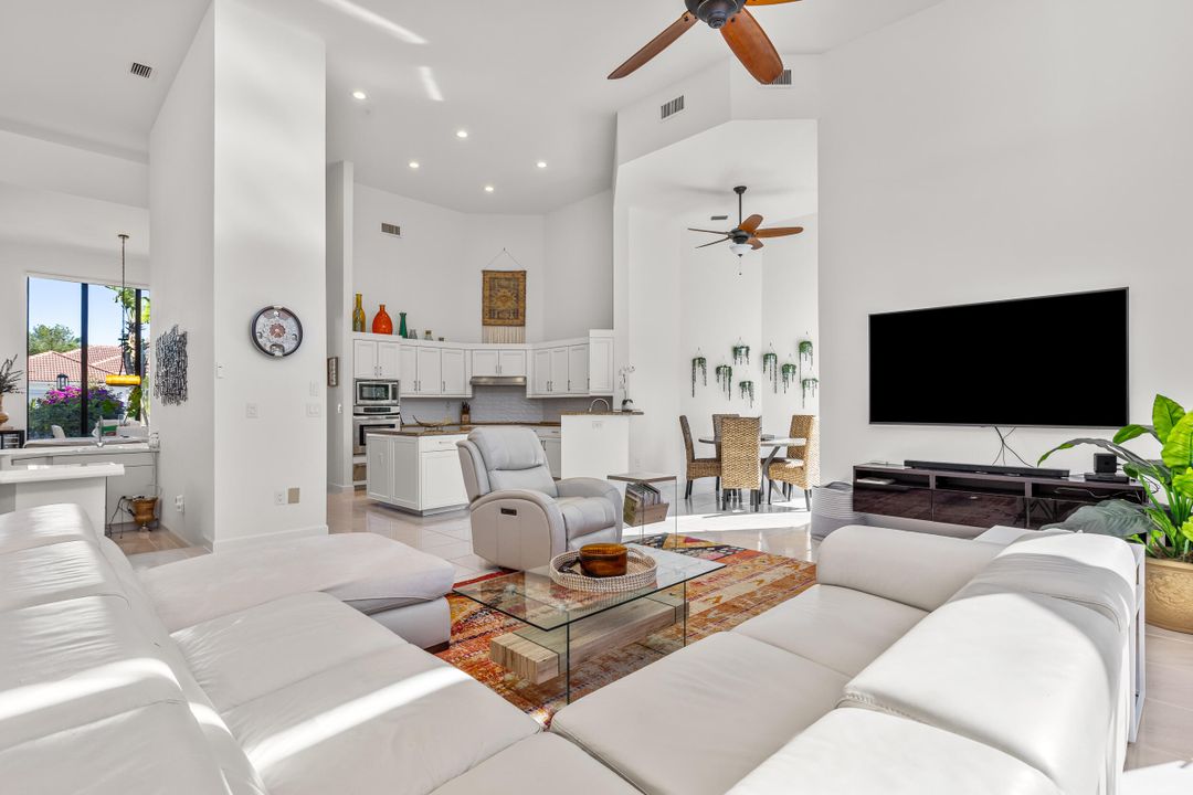 合同活跃: $1,299,000 (4 贝兹, 3 浴室, 3416 平方英尺)