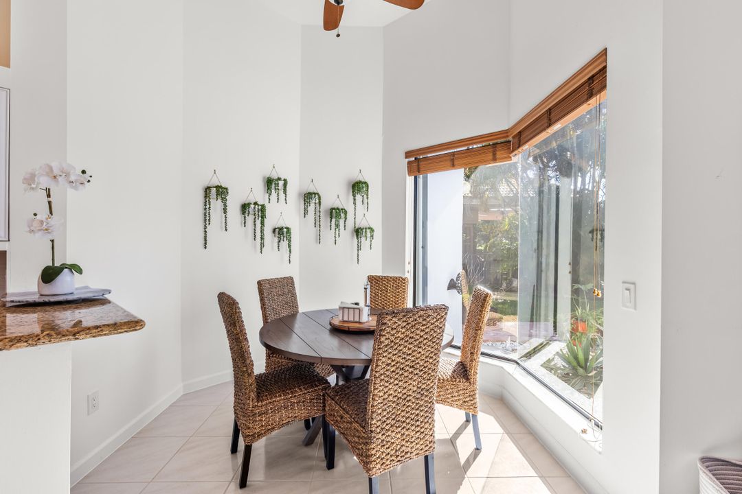 合同活跃: $1,299,000 (4 贝兹, 3 浴室, 3416 平方英尺)