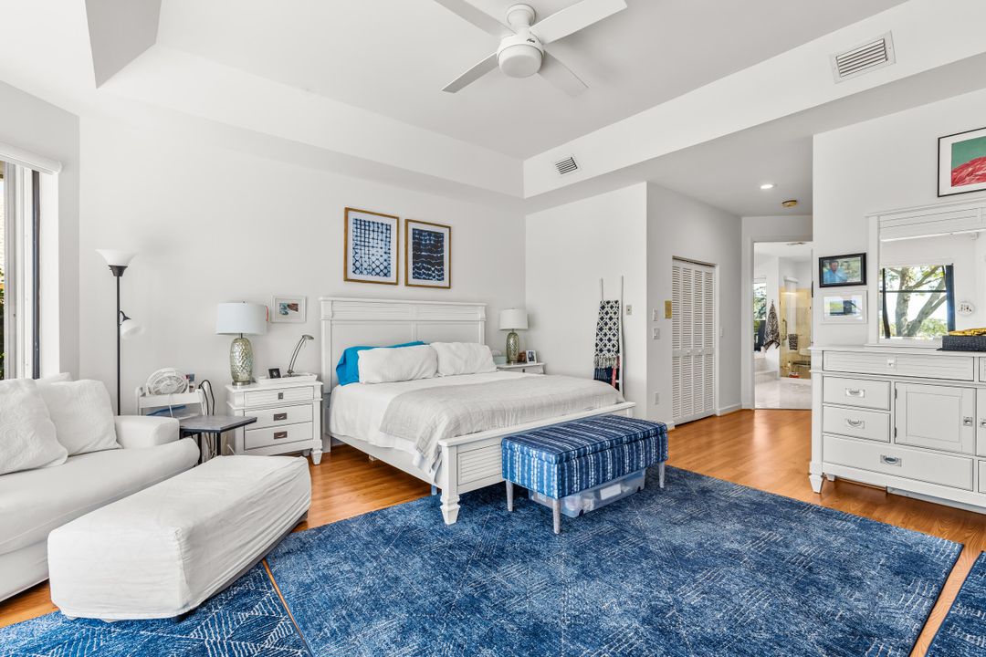 合同活跃: $1,299,000 (4 贝兹, 3 浴室, 3416 平方英尺)