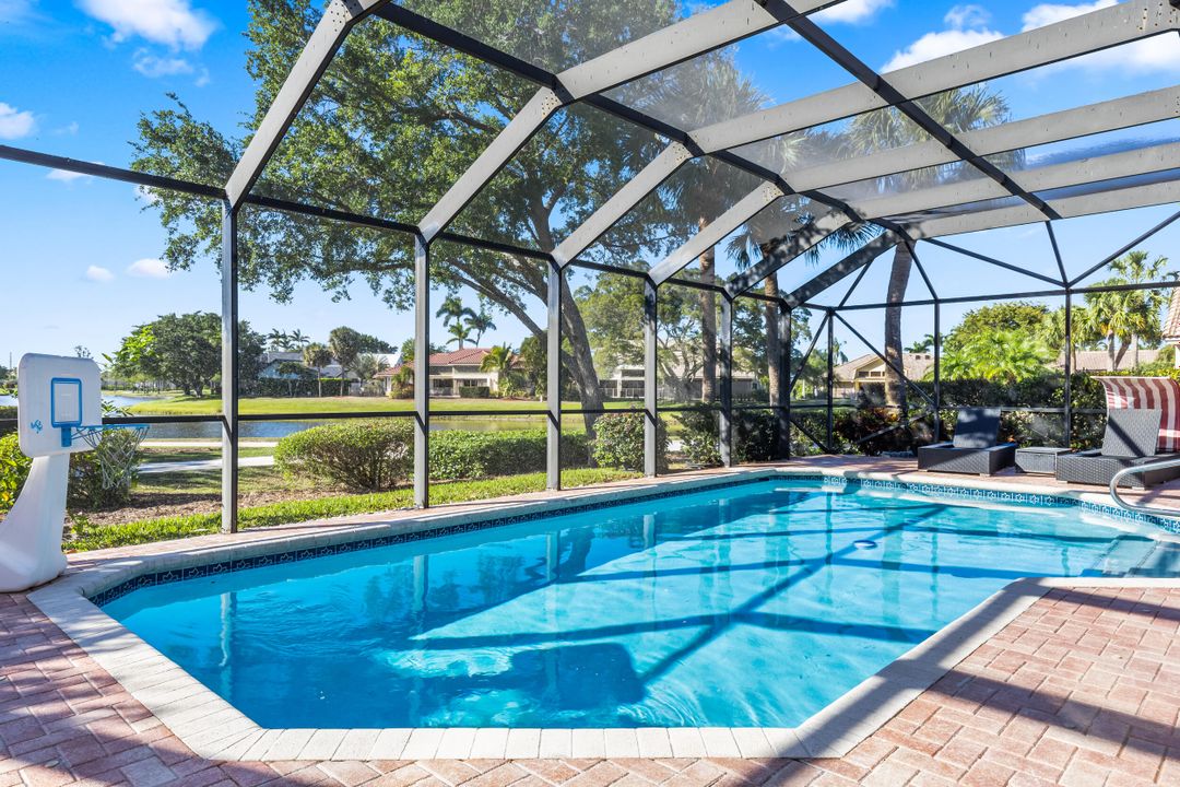 合同活跃: $1,299,000 (4 贝兹, 3 浴室, 3416 平方英尺)