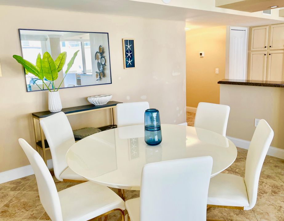 合同活跃: $7,500 (2 贝兹, 2 浴室, 1210 平方英尺)