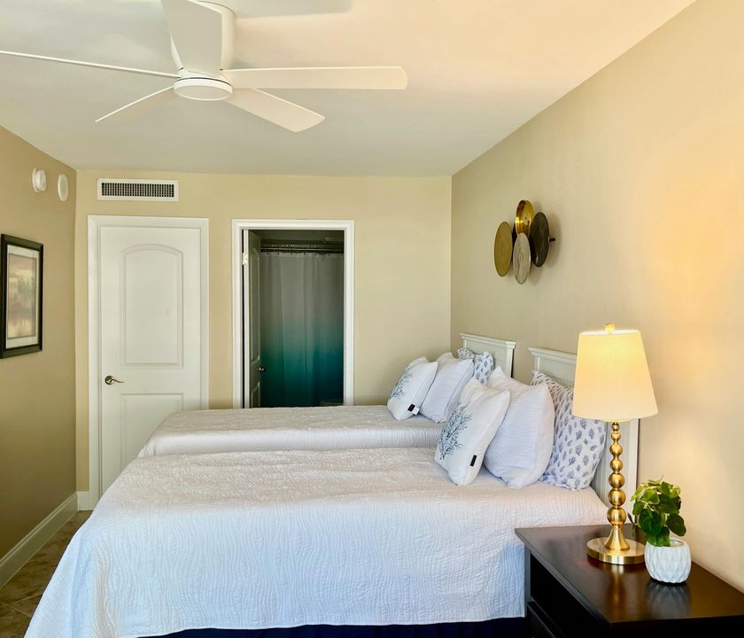 合同活跃: $7,500 (2 贝兹, 2 浴室, 1210 平方英尺)