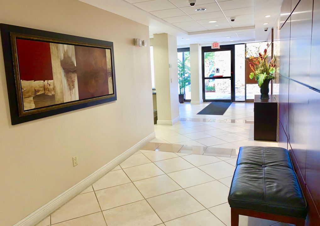 合同活跃: $7,500 (2 贝兹, 2 浴室, 1210 平方英尺)