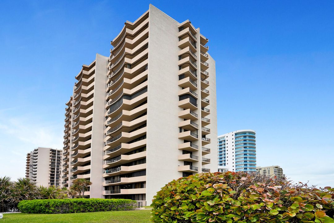 合同活跃: $7,500 (2 贝兹, 2 浴室, 1210 平方英尺)