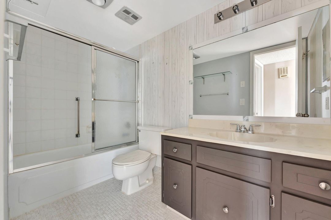 Activo con contrato: $65,000 (2 camas, 2 baños, 1070 Pies cuadrados)