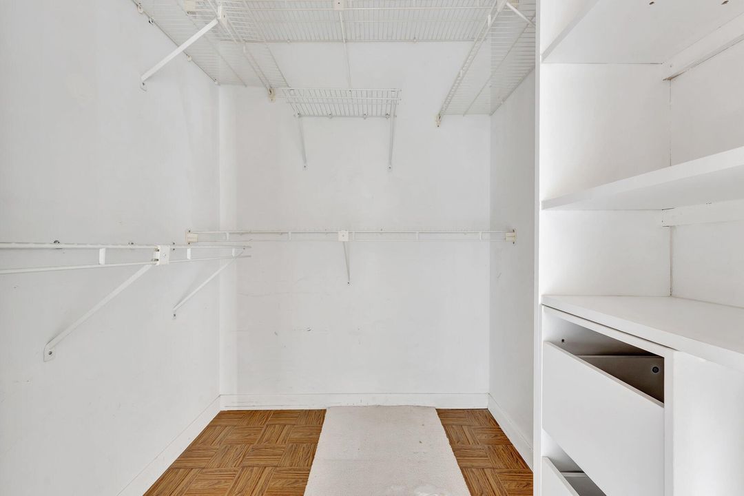 Activo con contrato: $65,000 (2 camas, 2 baños, 1070 Pies cuadrados)