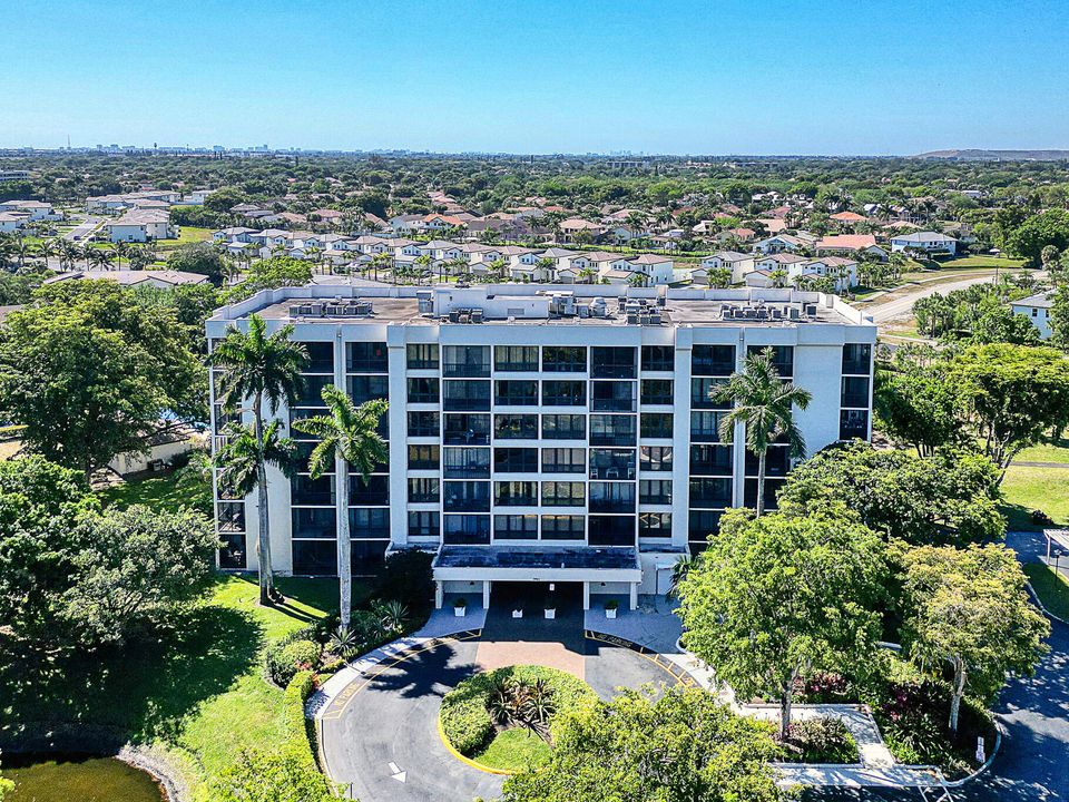 Vendido Recientemente: $295,000 (2 camas, 2 baños, 1600 Pies cuadrados)