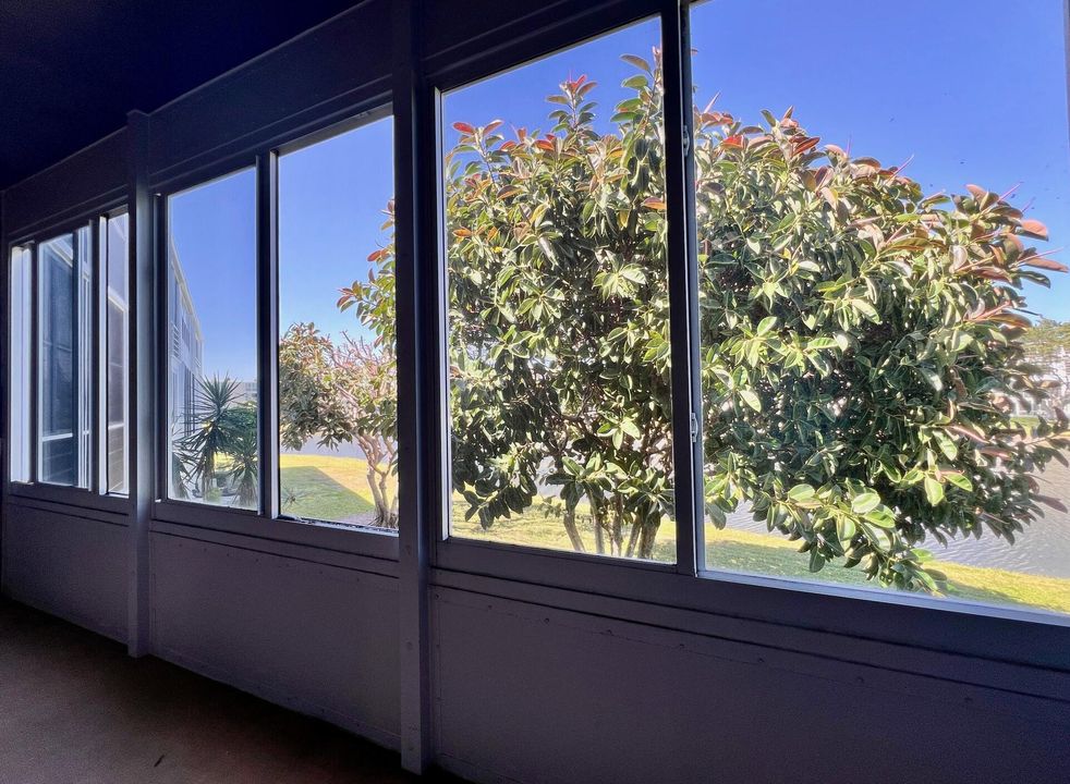 Под контрактом: $100,000 (2 спален, 2 ванн, 1062 Квадратных фут)