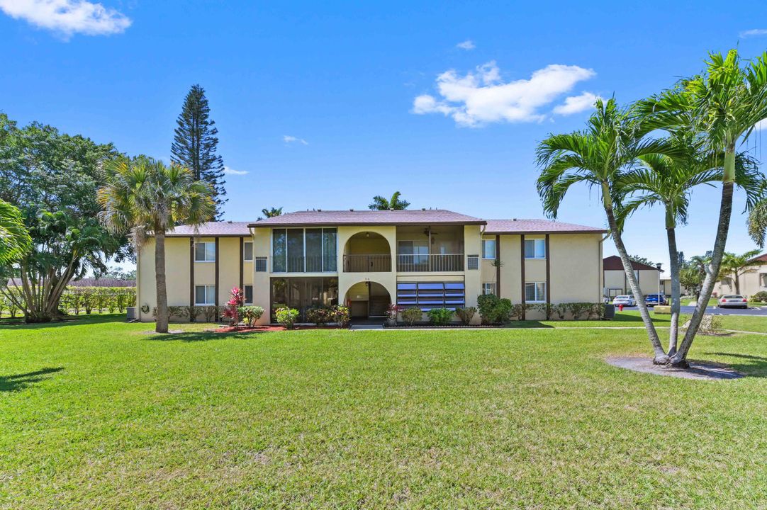 Недавно продано: $169,900 (2 спален, 1 ванн, 935 Квадратных фут)