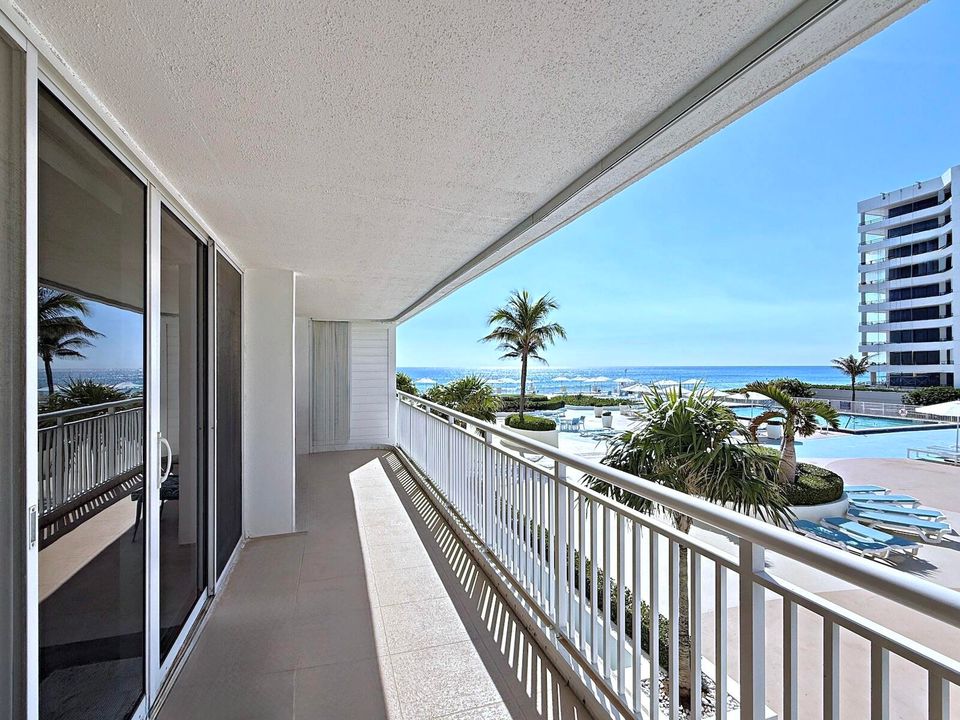 Activo con contrato: $11,000 (2 camas, 2 baños, 1402 Pies cuadrados)