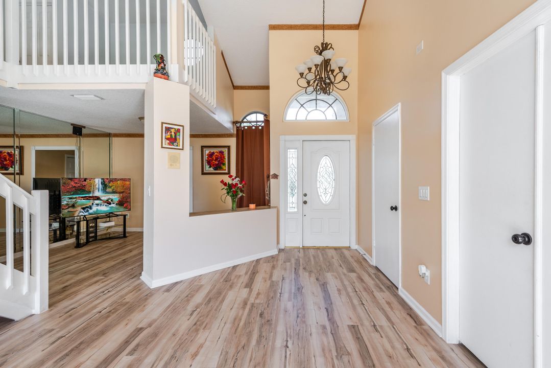 Active With Contract: $560,000 (3 beds, 2 baths, 1948 Square Feet)