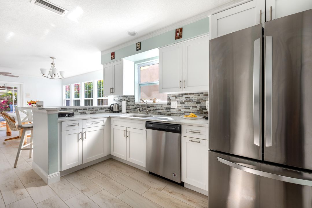 Active With Contract: $560,000 (3 beds, 2 baths, 1948 Square Feet)