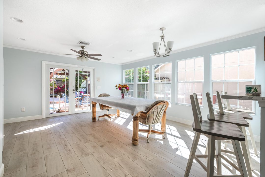 Active With Contract: $560,000 (3 beds, 2 baths, 1948 Square Feet)