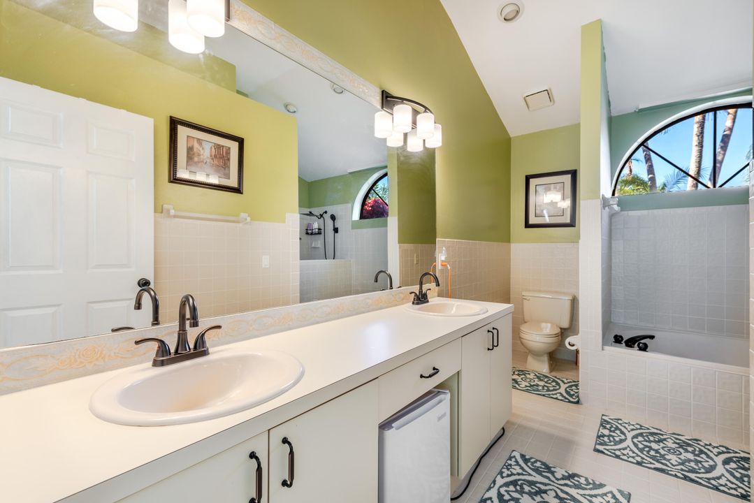 Active With Contract: $560,000 (3 beds, 2 baths, 1948 Square Feet)