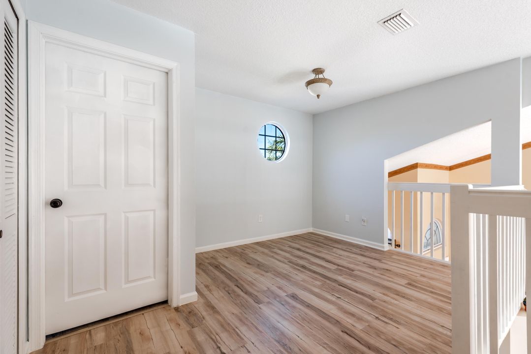 Active With Contract: $560,000 (3 beds, 2 baths, 1948 Square Feet)