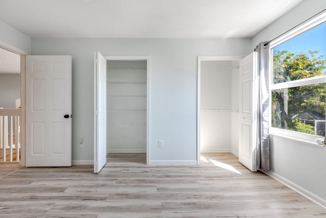 Active With Contract: $560,000 (3 beds, 2 baths, 1948 Square Feet)