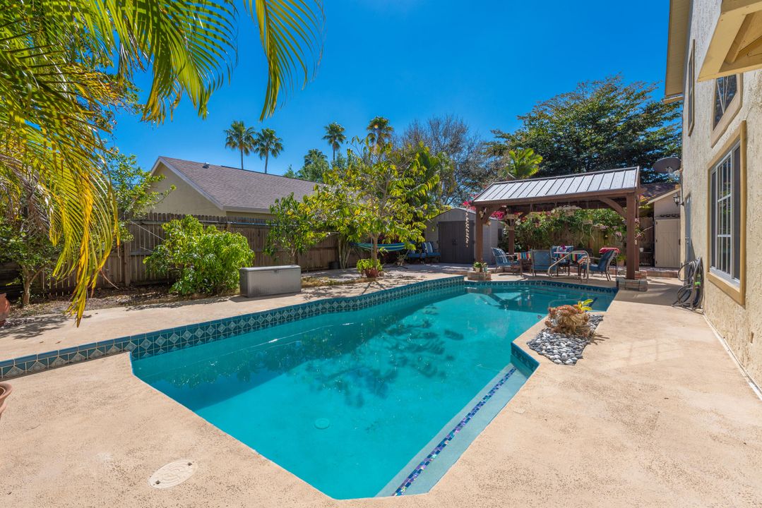 Active With Contract: $560,000 (3 beds, 2 baths, 1948 Square Feet)