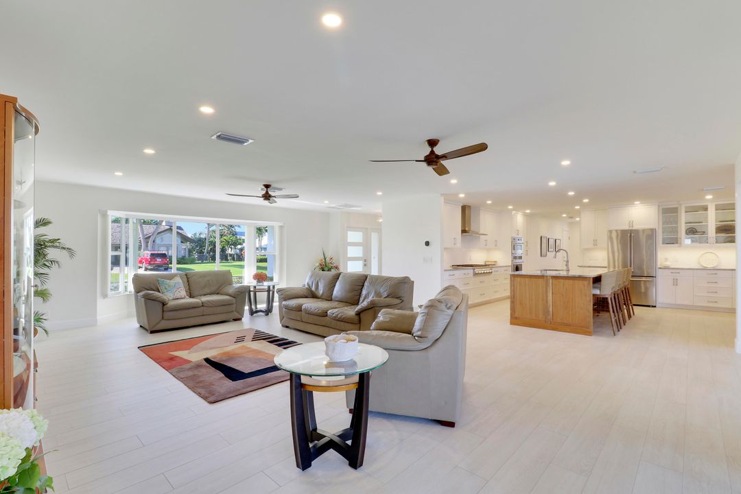 For Sale: $2,299,000 (4 beds, 2 baths, 2545 Square Feet)