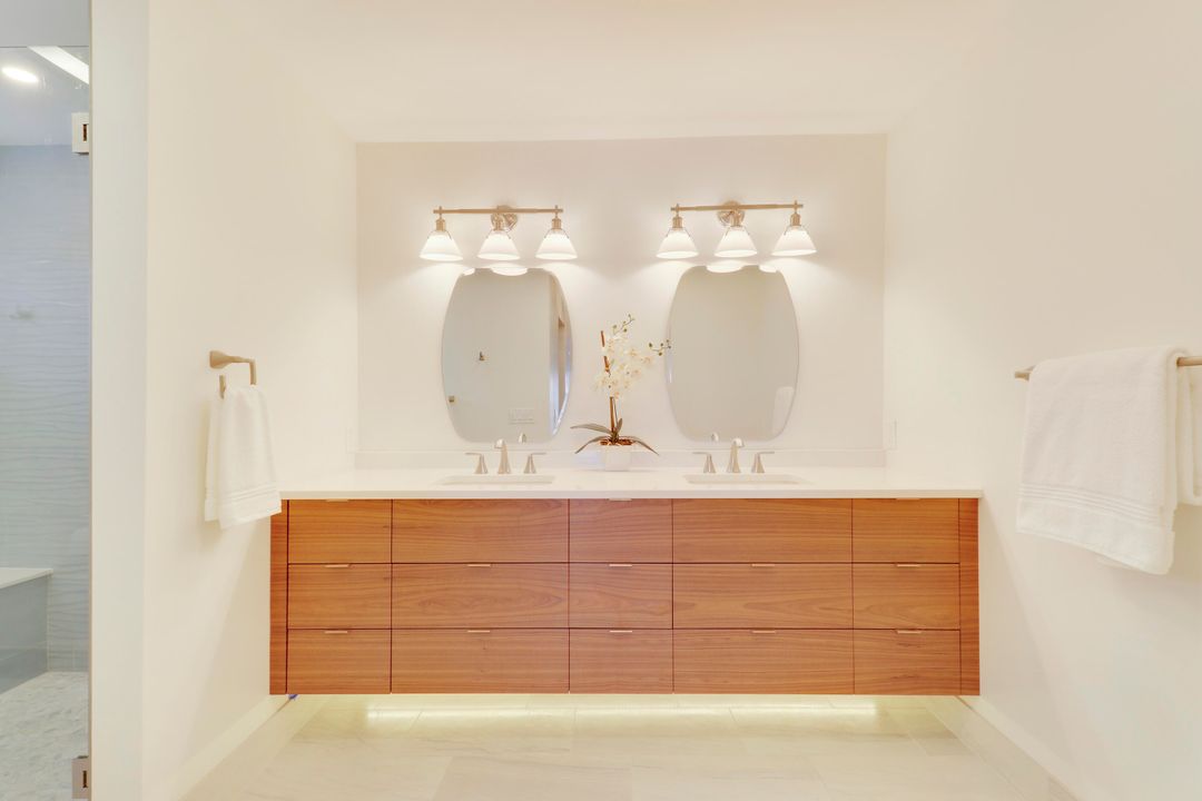 For Sale: $2,299,000 (4 beds, 2 baths, 2545 Square Feet)