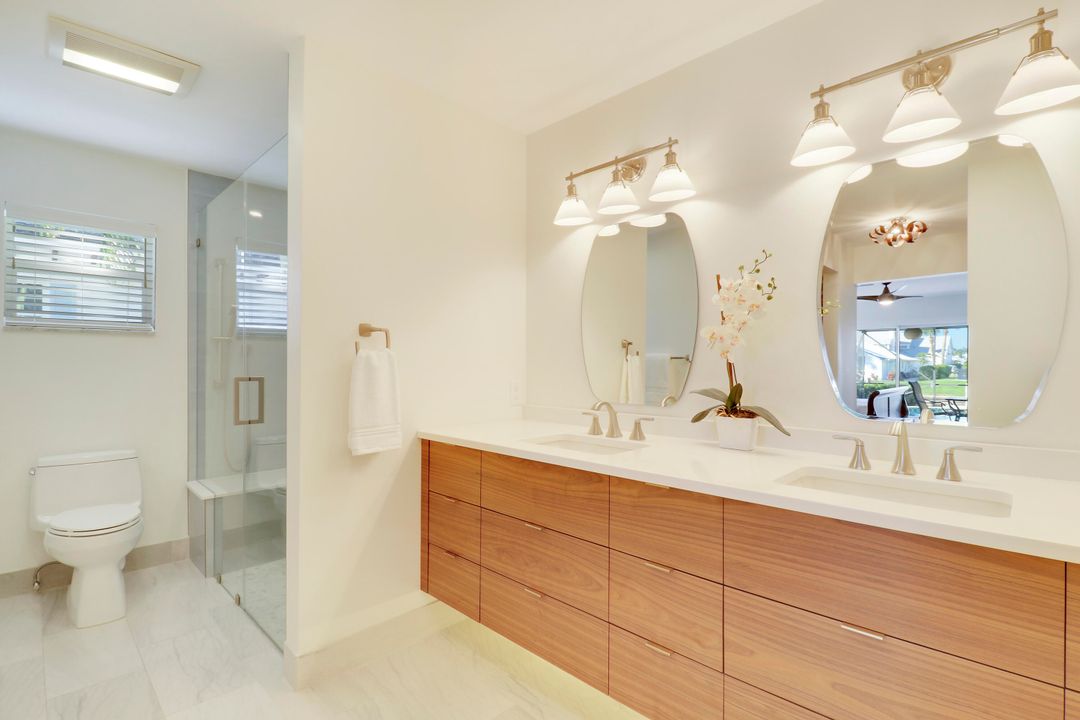 For Sale: $2,299,000 (4 beds, 2 baths, 2545 Square Feet)