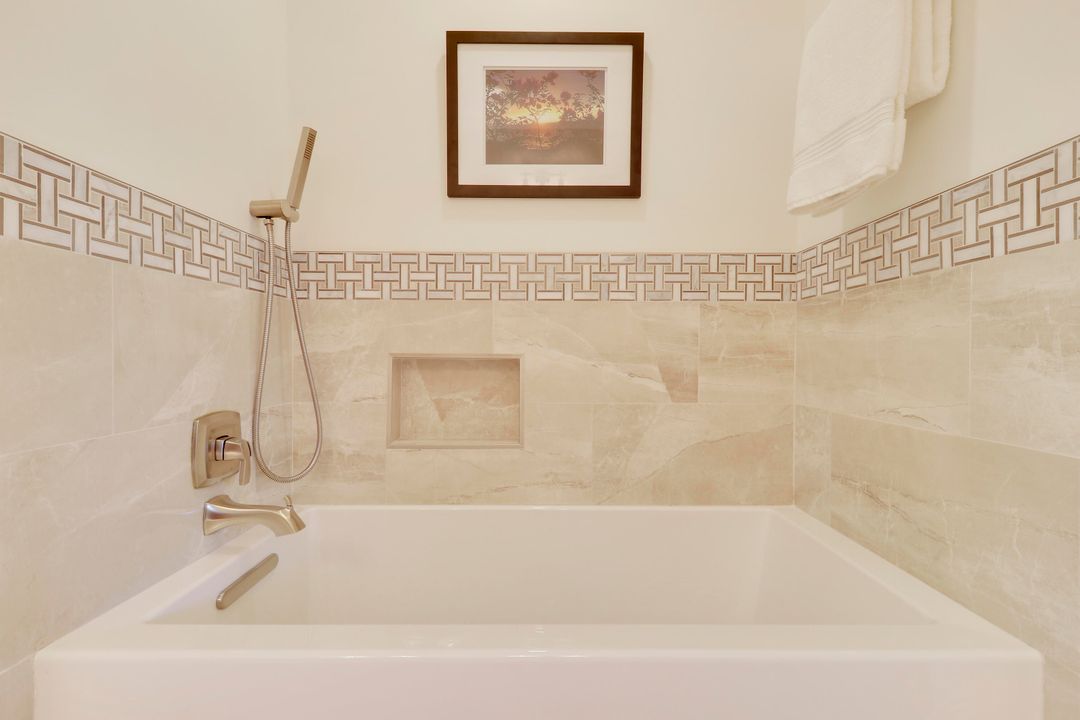 For Sale: $2,299,000 (4 beds, 2 baths, 2545 Square Feet)