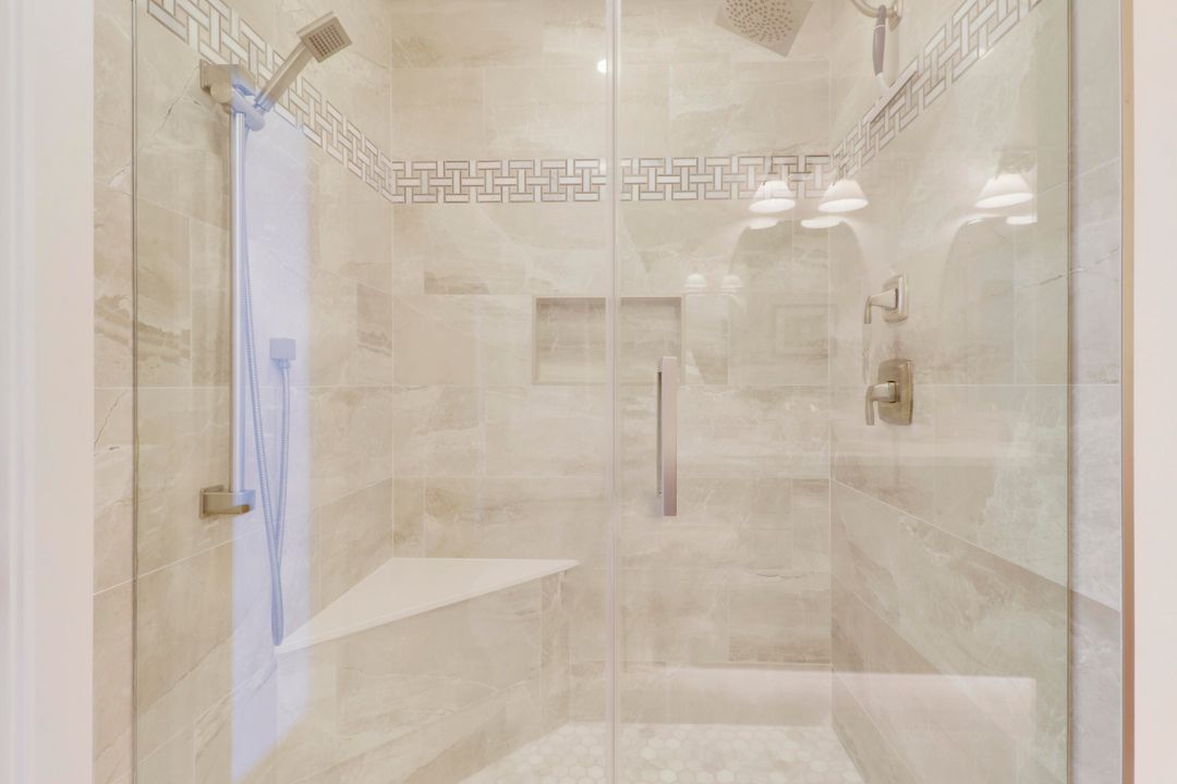 For Sale: $2,299,000 (4 beds, 2 baths, 2545 Square Feet)