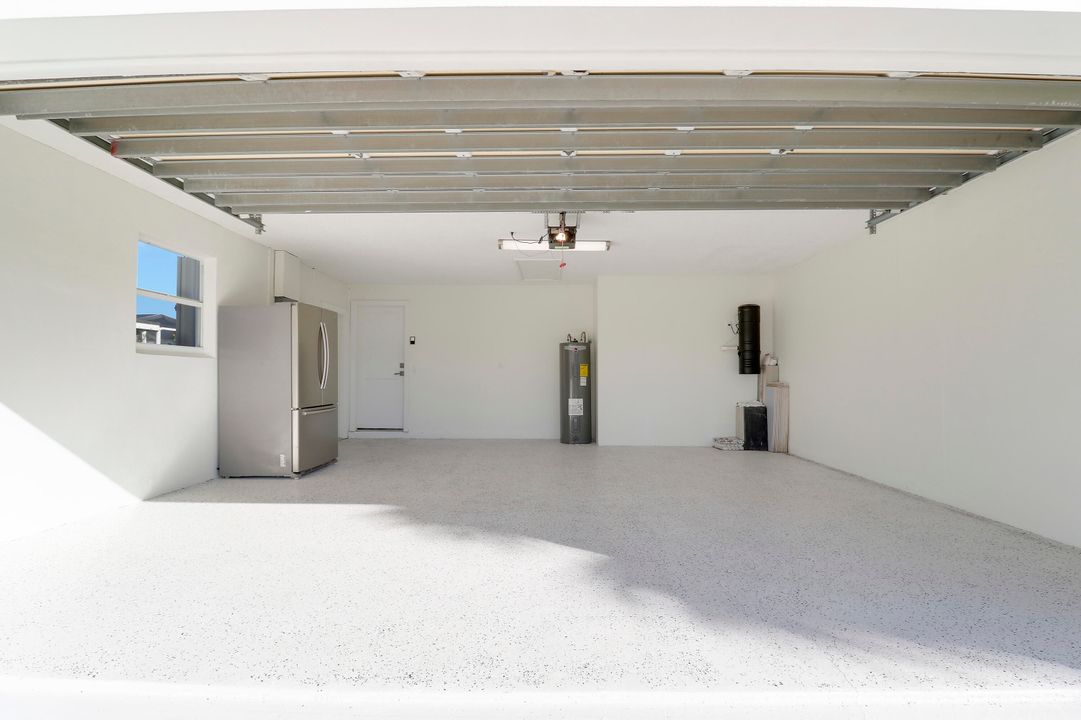 For Sale: $2,299,000 (4 beds, 2 baths, 2545 Square Feet)