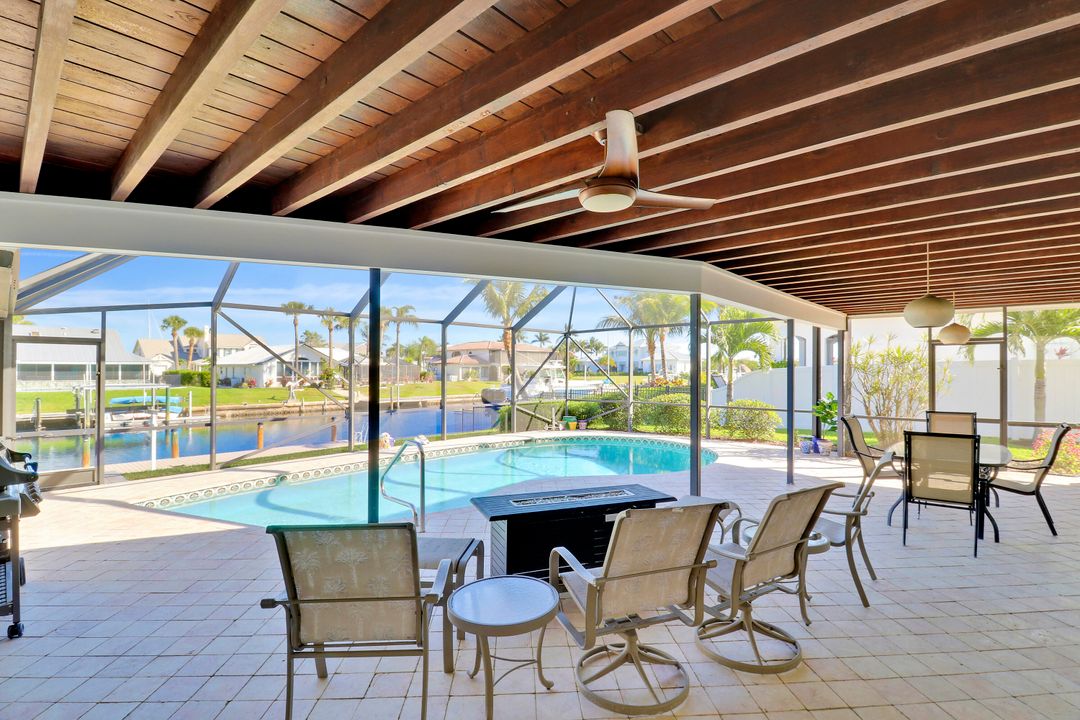 For Sale: $2,299,000 (4 beds, 2 baths, 2545 Square Feet)