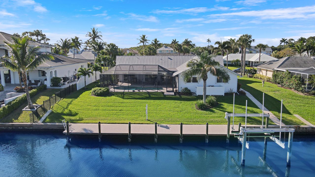 For Sale: $2,299,000 (4 beds, 2 baths, 2545 Square Feet)