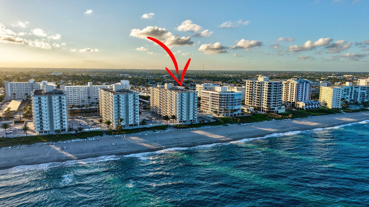 For Sale: $460,000 (1 beds, 1 baths, 900 Square Feet)